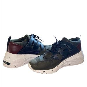 TIME AND TRU SIZE 7.5